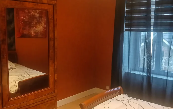 chambre fatine maison hotes creuse parquet et lumiere naturelle