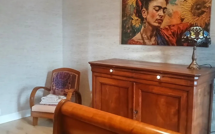 chambre mimie maison hotes creuse lit double ambiance douce
