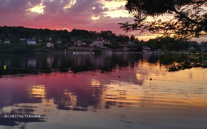 coucher de soleil sur le lac d'Eguzon